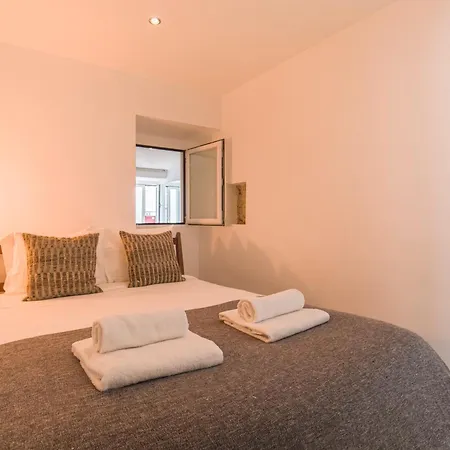 With Terrace Casa de Férias *