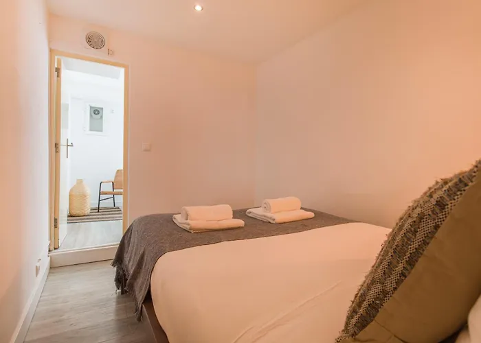 With Terrace Lizbona