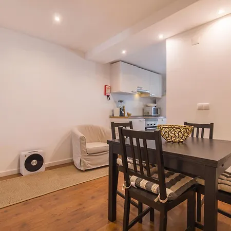 With Terrace Semesterbostad *