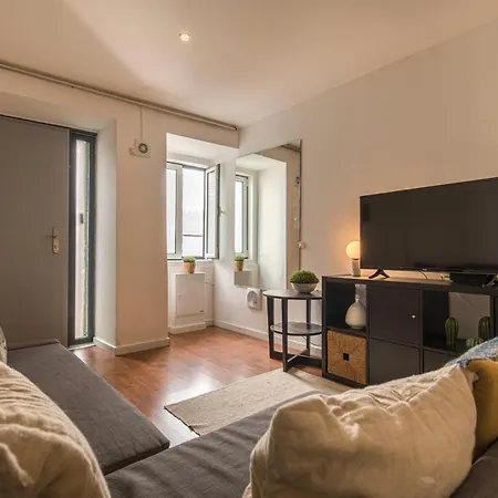 With Terrace Semesterbostad Lisboa