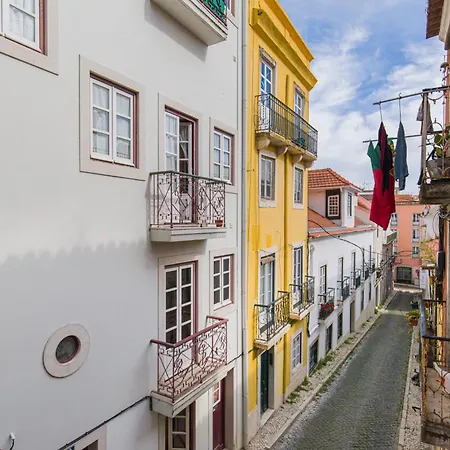 With Terrace Semesterbostad Lisboa